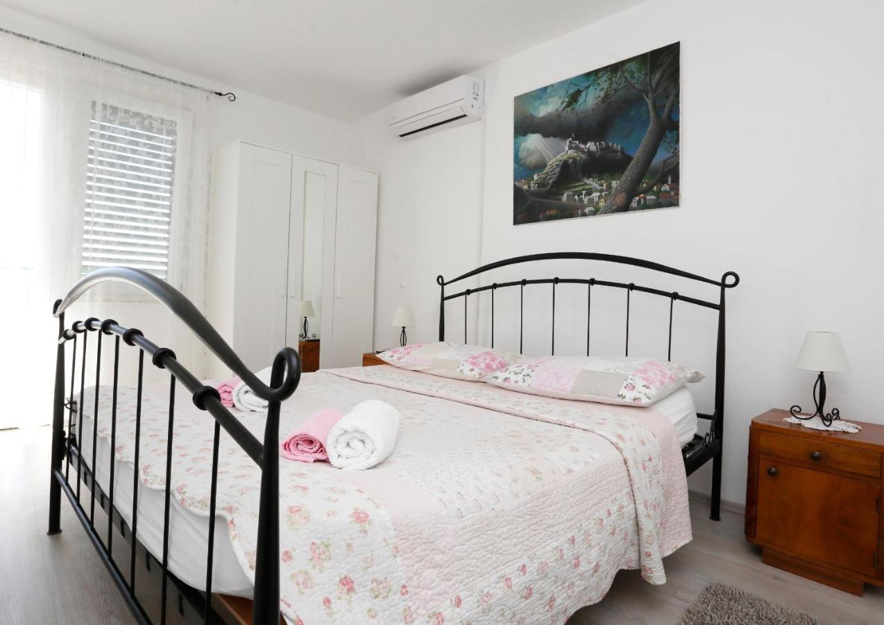 Holiday Home Miklica Klis エクステリア 写真