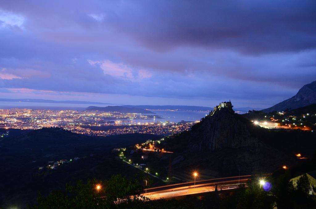 Holiday Home Miklica Klis エクステリア 写真