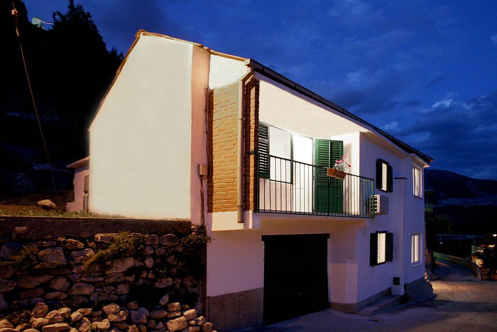 Holiday Home Miklica Klis エクステリア 写真
